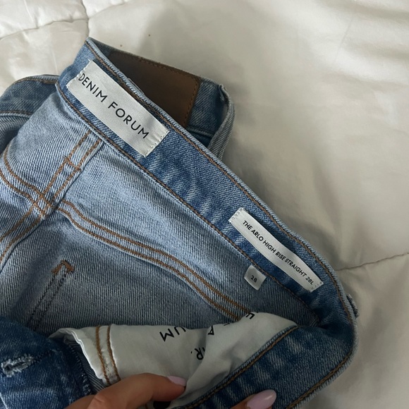COPY - DENIM FORUM ARITZIA JEANS - Picture 2 of 4